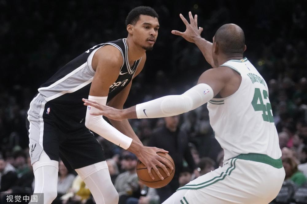 足球场上 足球场上