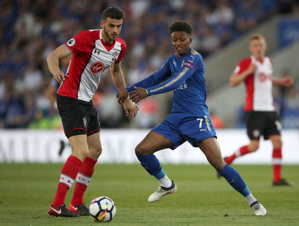 过十万名 过十万名